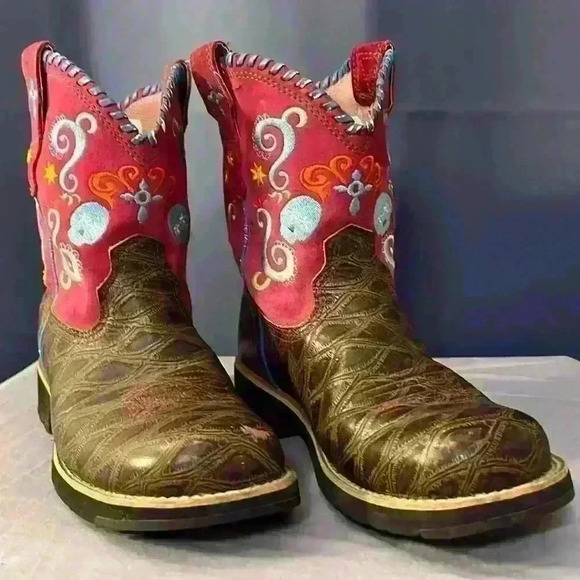 Ariat Leather Boots Size 4.5, USED!! - Picture 1 of 2